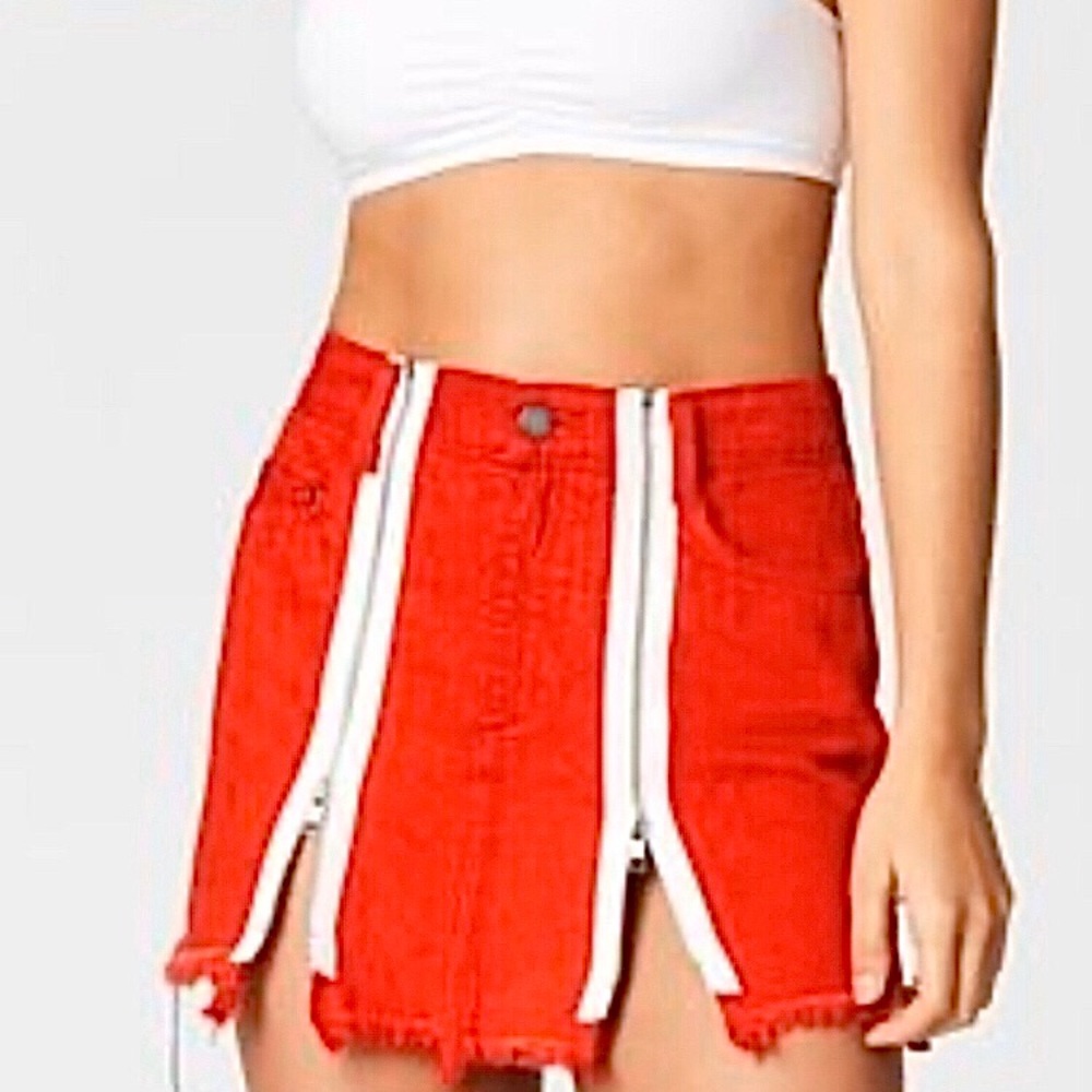 BNWT Red denim Carmar skirt with zippers